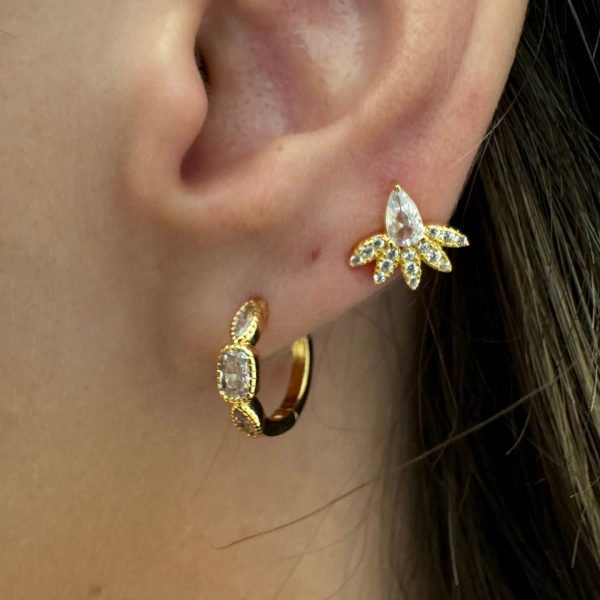 Dainty Floral Stud Earring Fashion